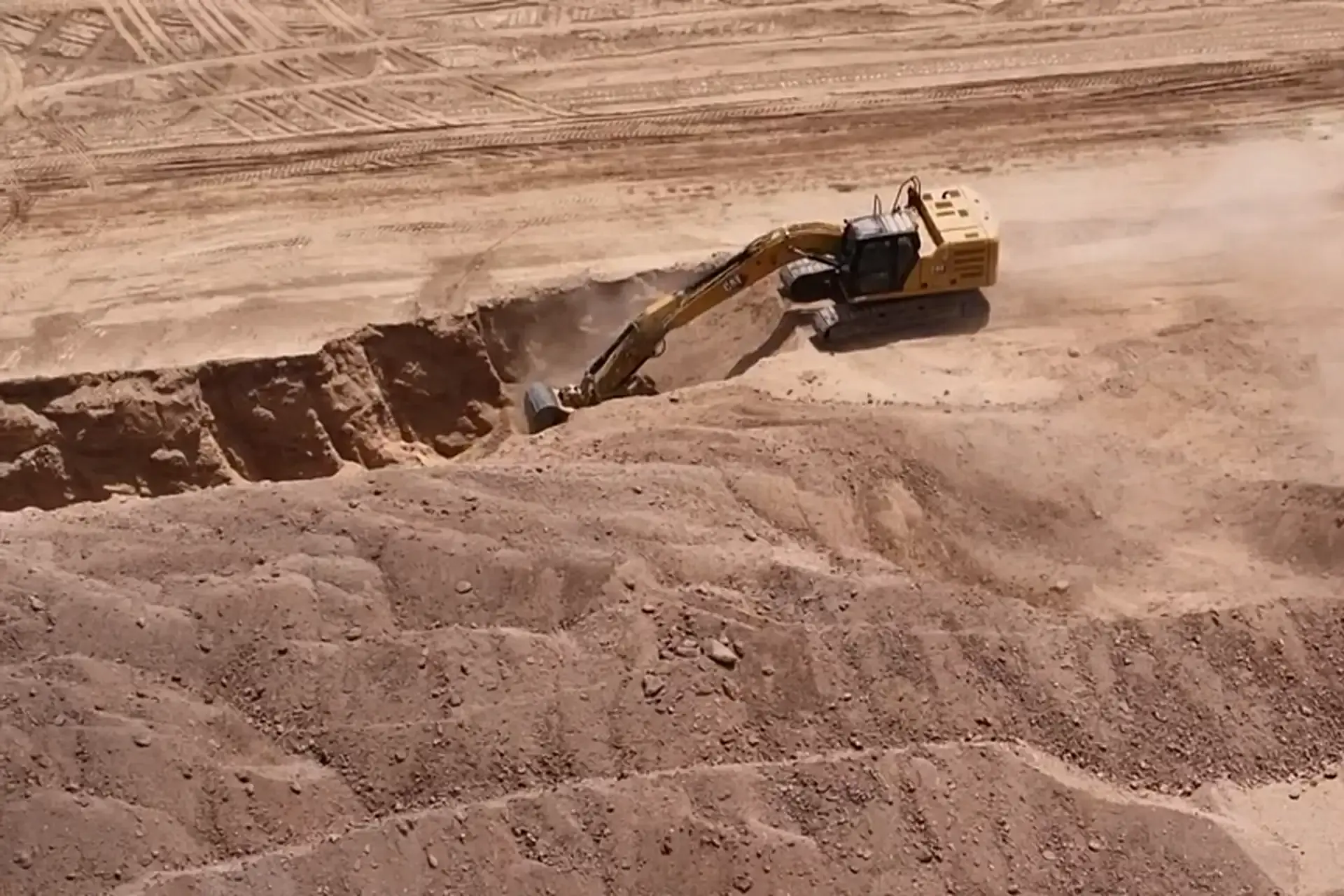 Read more about the article Massive Trenches at Hickman’s Egg Farm: 6 Million Chickens Euthanized Amid Bird Flu Crisis in Tonopah